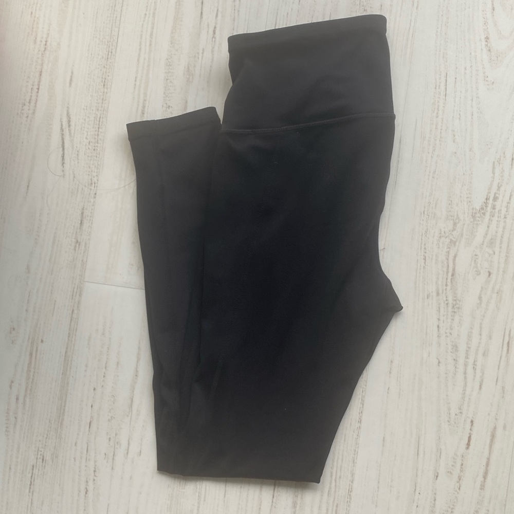 Gap eclipse black leggings yoga pants.  Size small